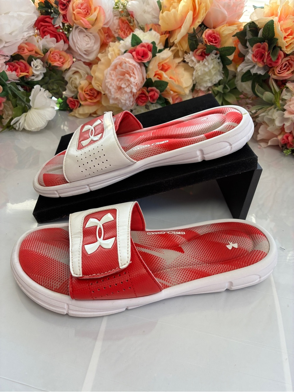 Under Armour Women’s Ignite VIII 4D Foam Red White Adjustable Slide Sandals - Picture 2 of 16